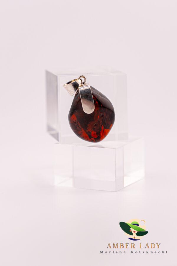 Natural baltic amber pendant with sterling silver, total longth 5,5 cm.