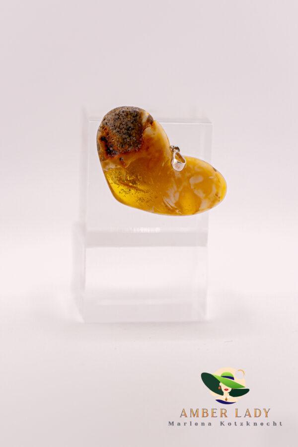 Baltic amber heart pendant.4-6cm.