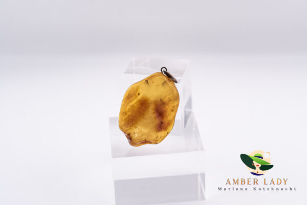 Sand-cognac amber pendant sterling silver.