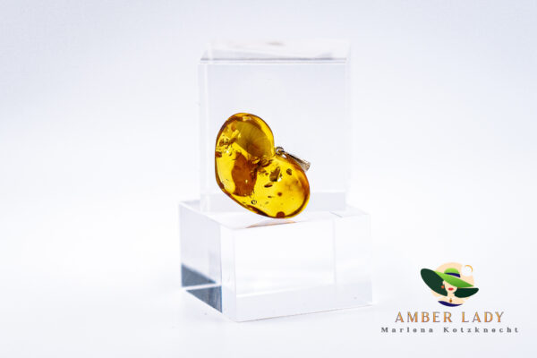 Baltic amber heart pendant.3,5-4 CM.