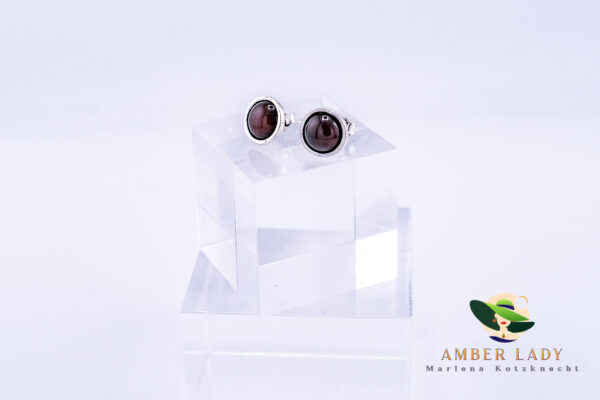 Baltic amber earrings in sterlin silver.