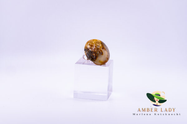 Sterling silver ring with baltic amber,adjustable.