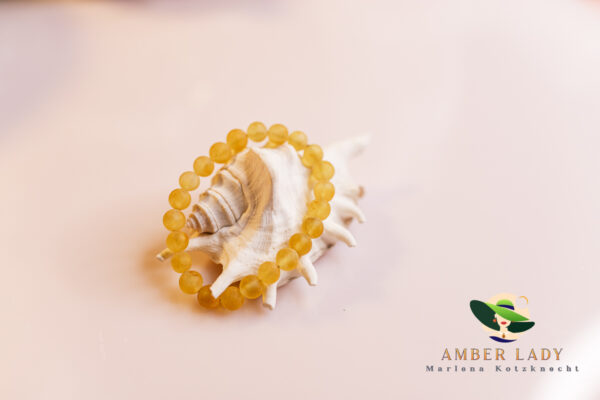 Bracelet made of matte baltic amber.
