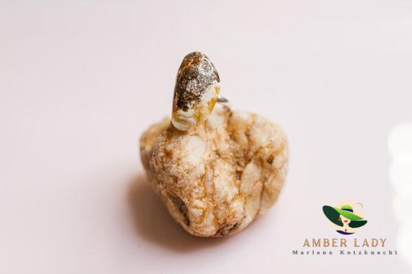 Sterling silver 925 ring with natural baltic amber .Size 19-20